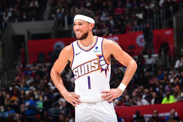 阿德巴约列出他心中的NBA五大传奇球员
